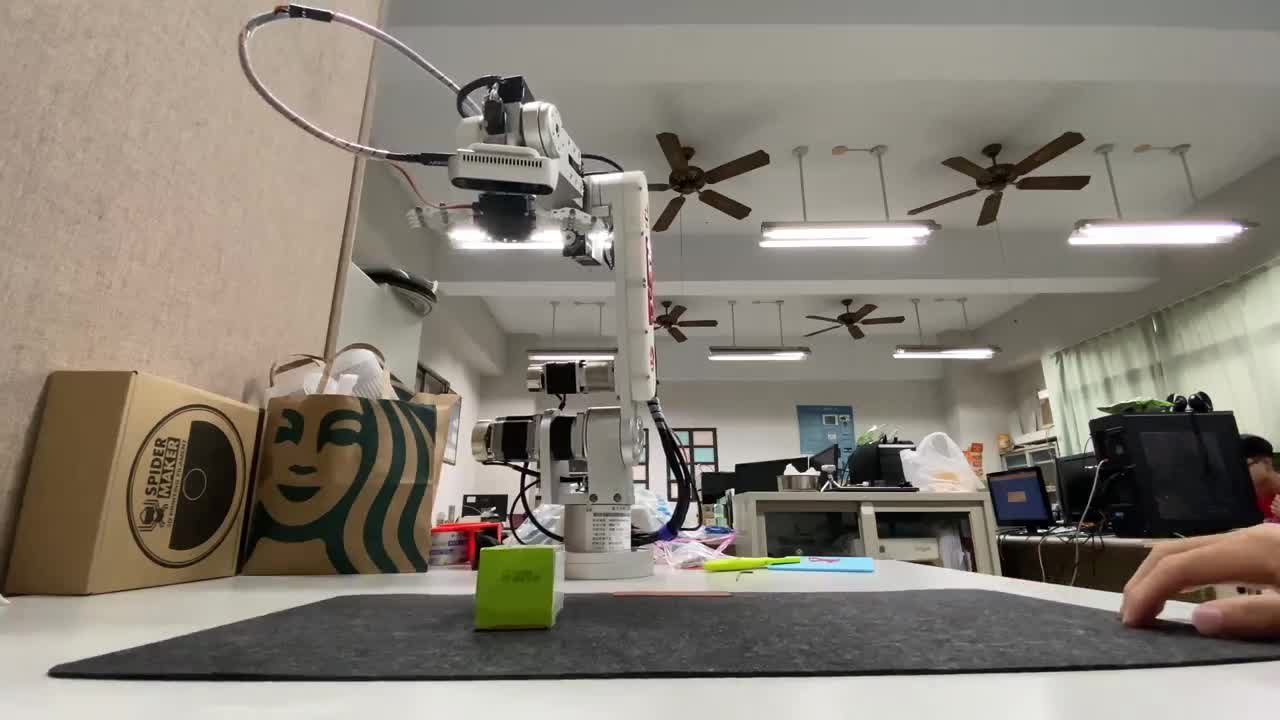 AR3 六軸機械手臂視覺抓取