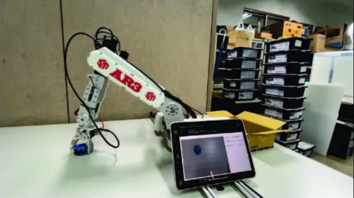 深度影像機械手臂人機互動介面